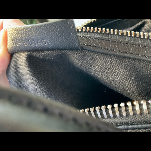 Givenchy Antigona Medium Sugar Goatskin